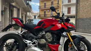 Ducati Streetfighter V4 1100 S (2021 - 22)  (2)