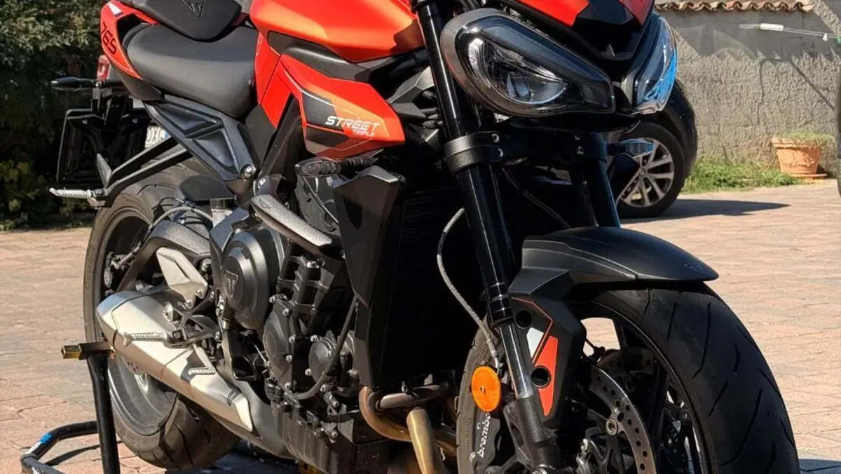 Triumph Street Triple 765 R (2023 - 26)  (3)