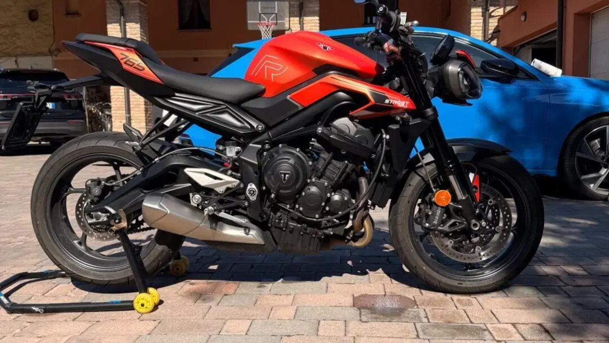 Triumph Street Triple 765 R (2023 - 26)  (4)