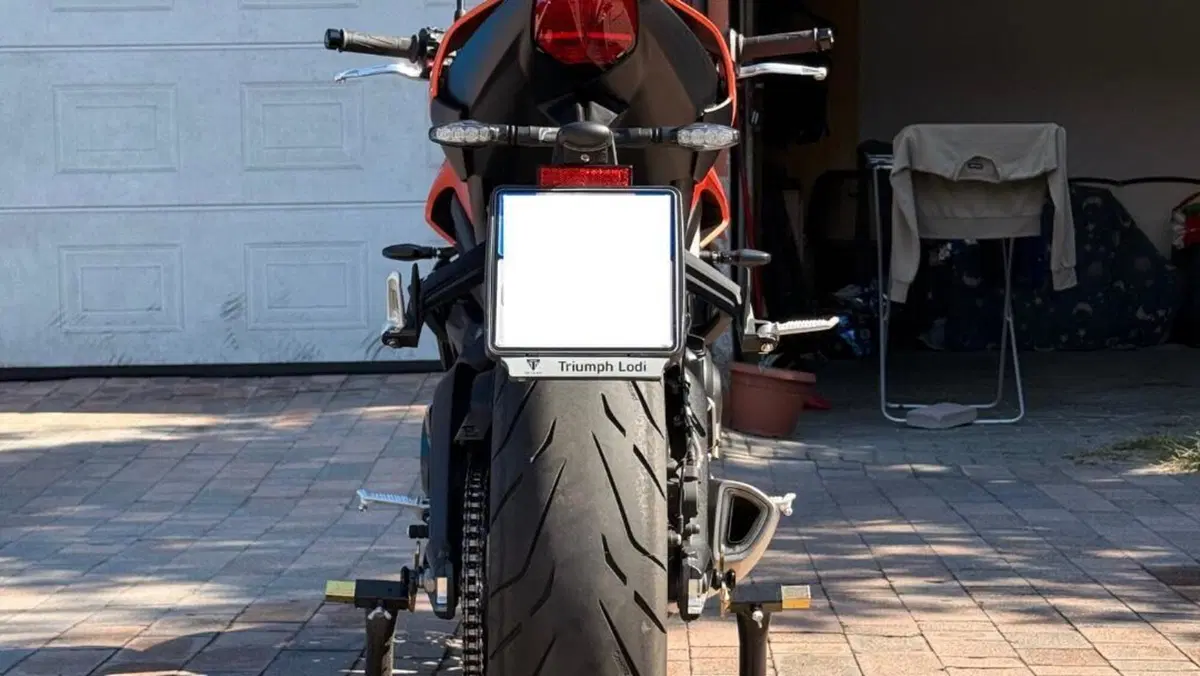 Triumph Street Triple 765 R (2023 - 26)  (6)