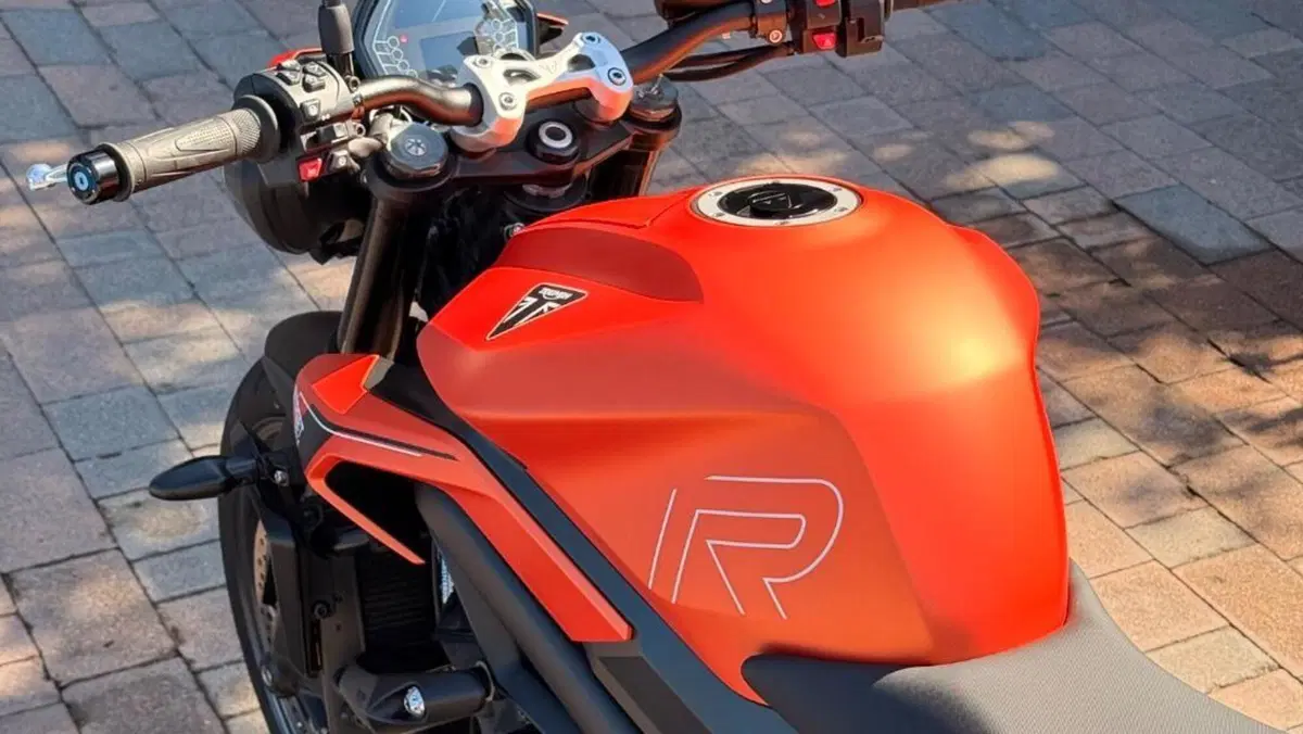 Triumph Street Triple 765 R (2023 - 26)  (9)
