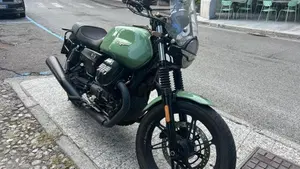 Moto Guzzi V7 Stone Centenario (2021 - 22)  (3)