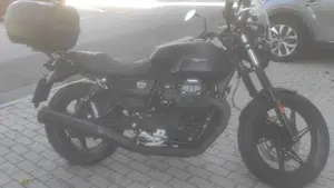 Moto Guzzi V7 Stone (2021 - 24) 