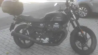 Moto Guzzi V7 Stone (2021 - 24)