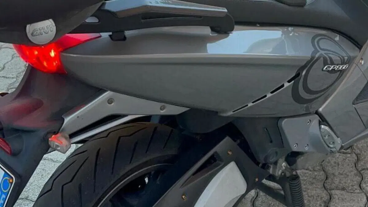 Gilera GP 800  (2)