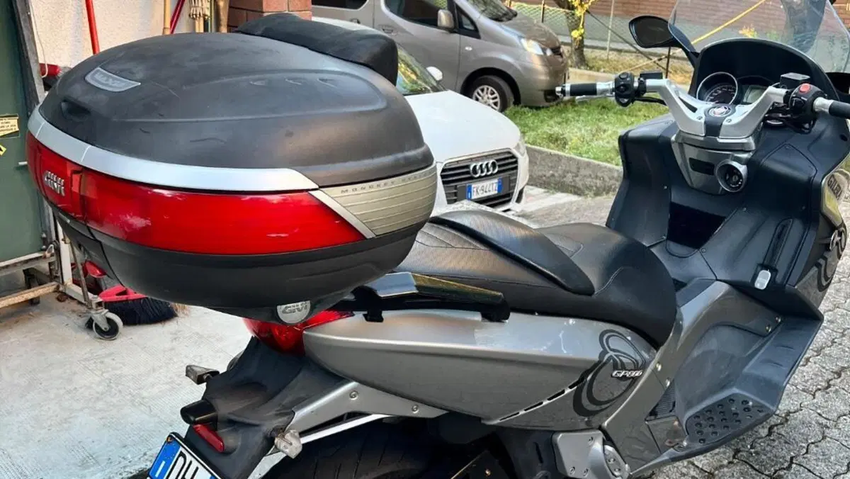 Gilera GP 800  (7)