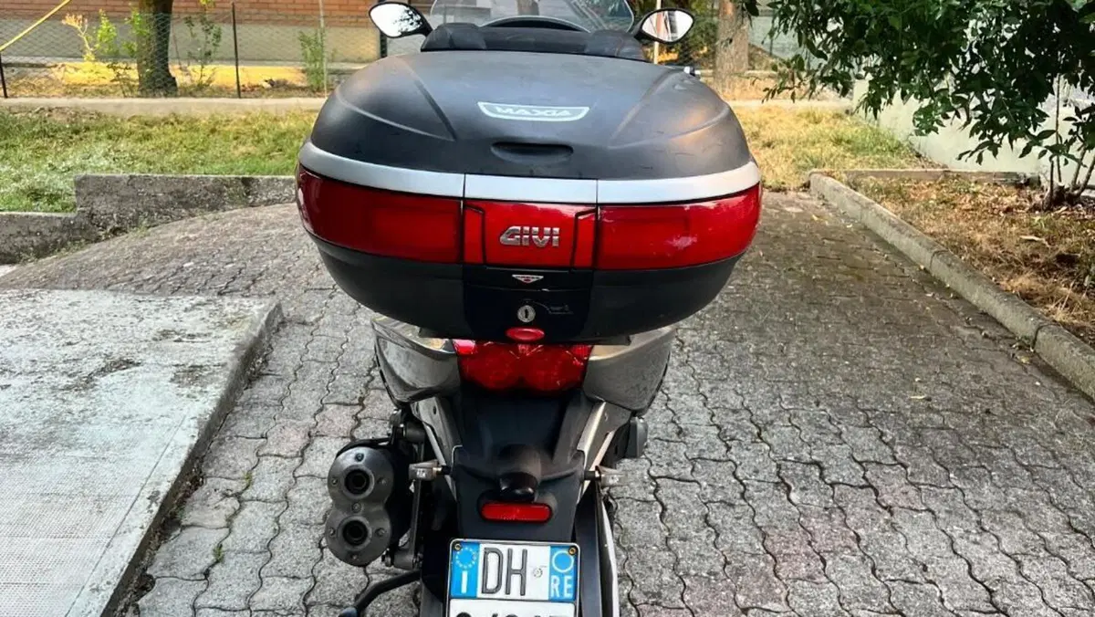 Gilera GP 800  (8)