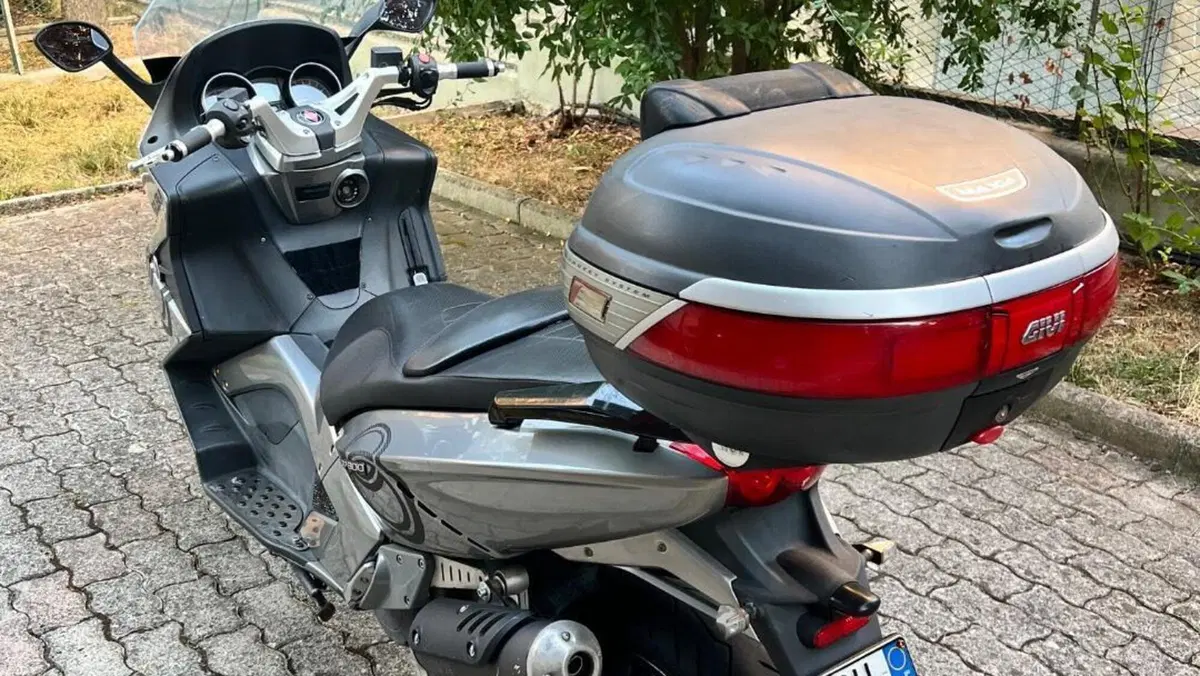 Gilera GP 800  (9)