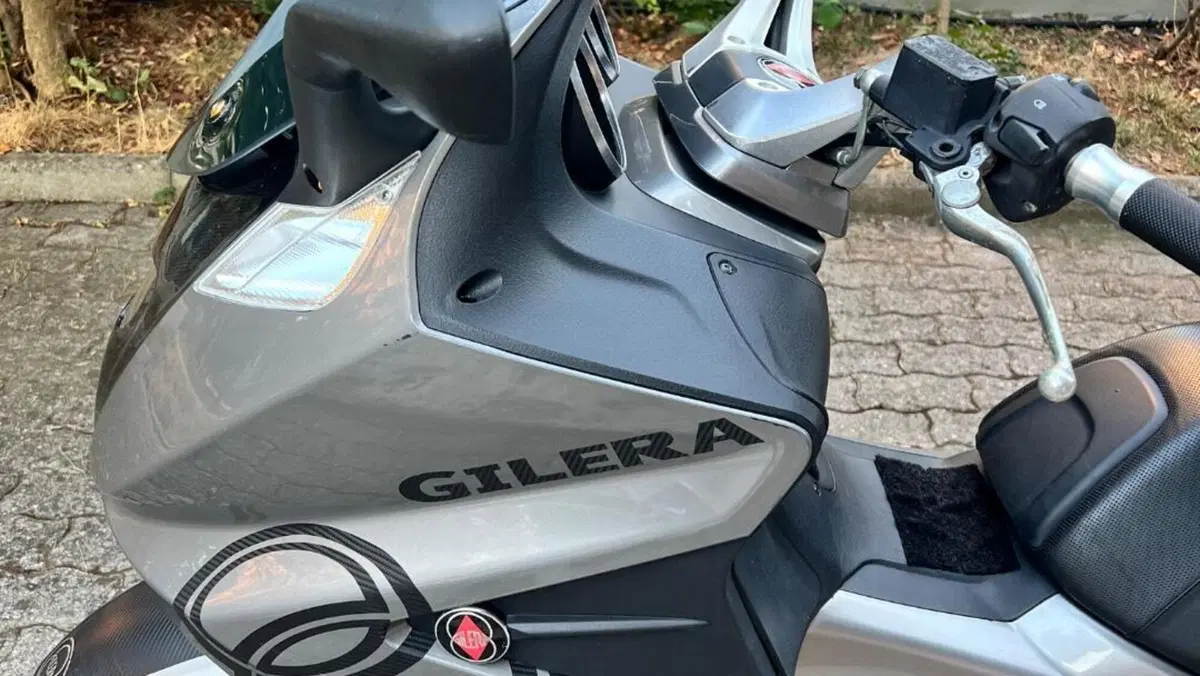 Gilera GP 800  (10)