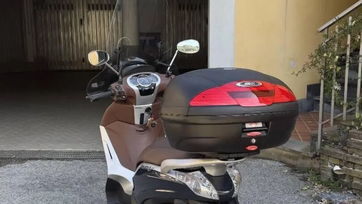 Piaggio Beverly 300 ABS-ASR (2021 - 25)  (7)