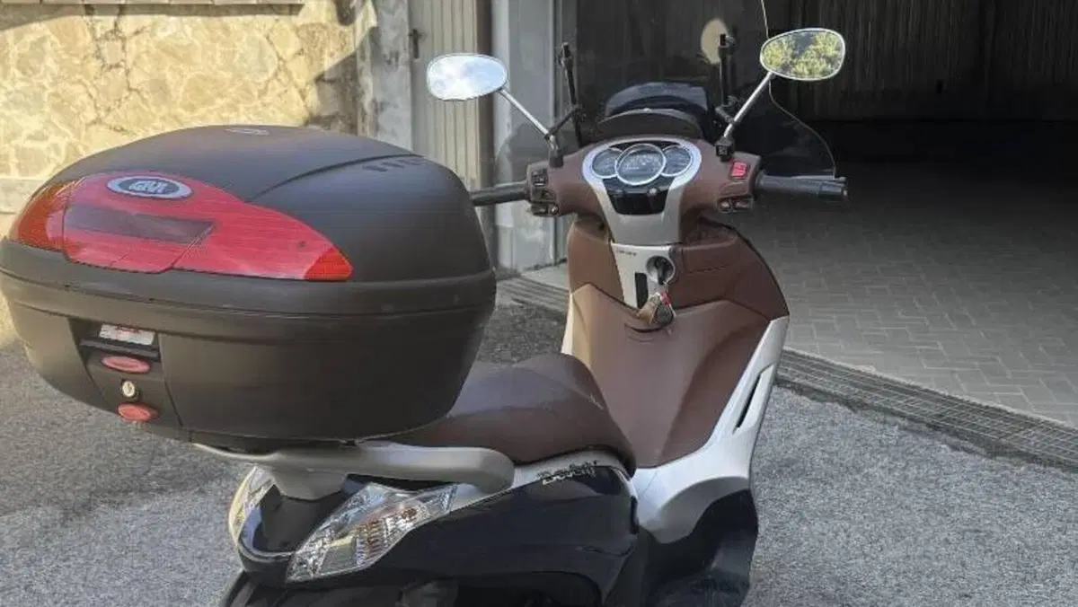 Piaggio Beverly 300 ABS-ASR (2021 - 25)  (8)