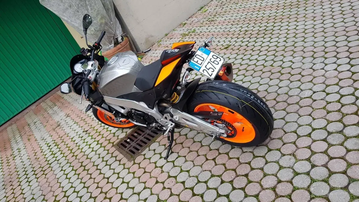 Aprilia Tuono V4 RR (2015 - 17)  (3)