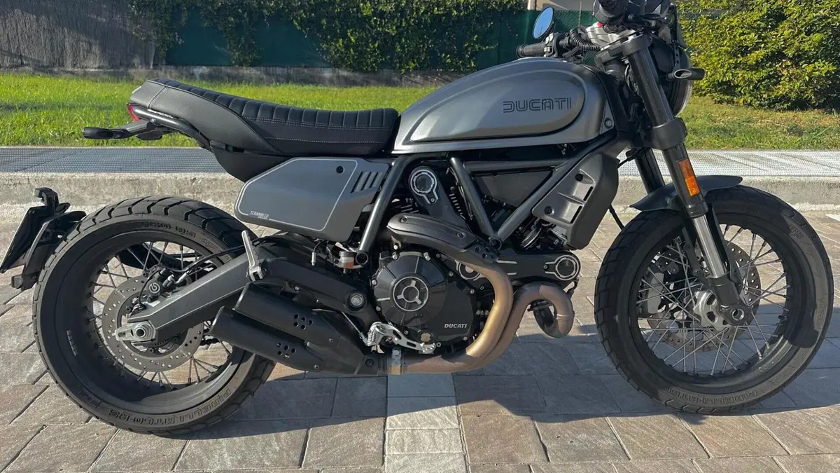 Ducati Scrambler 800 Night Shift (2021 - 22) 