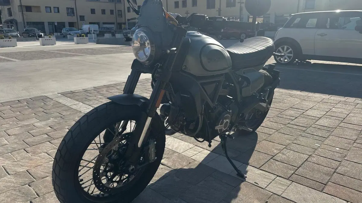 Ducati Scrambler 800 Night Shift (2021 - 22)  (4)