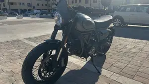 Ducati Scrambler 800 Night Shift (2021 - 22)  (4)