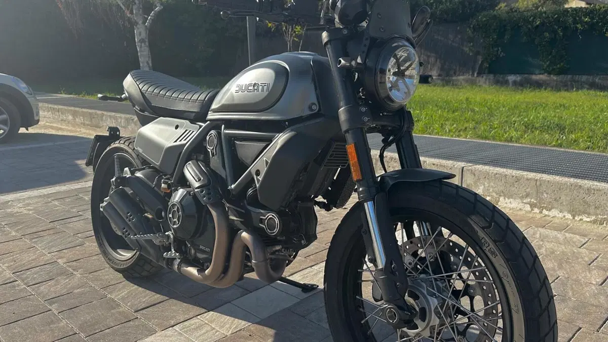 Ducati Scrambler 800 Night Shift (2021 - 22)  (5)