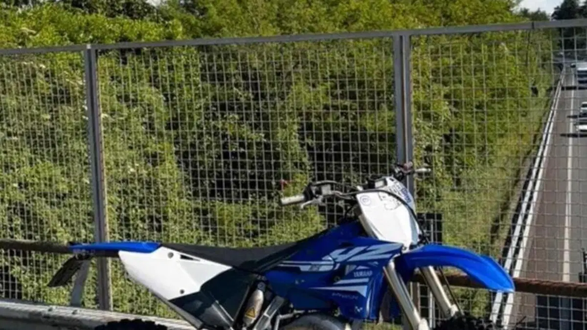 Yamaha YZ 125 (2017)  (2)