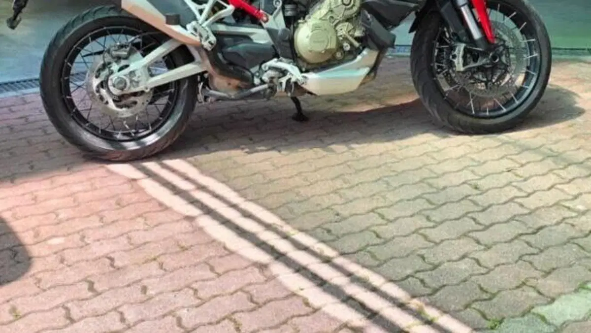 Ducati Multistrada V4 (2021 - 24)  (2)