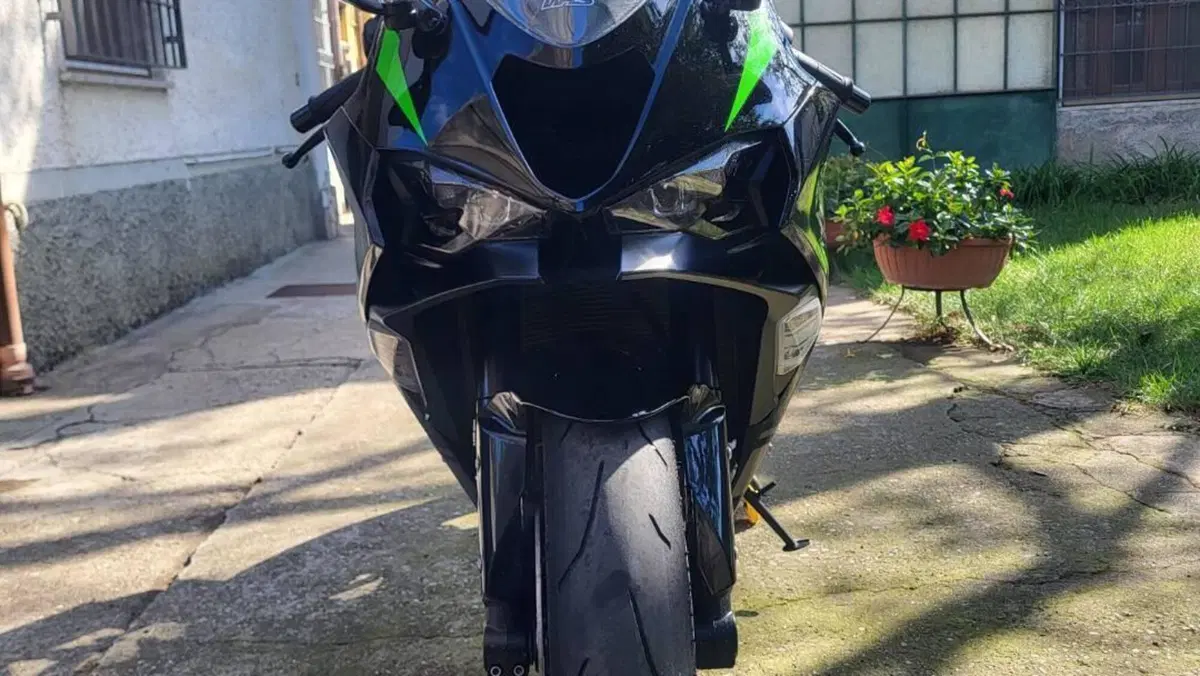 Kawasaki Ninja 636 ZX-6R (2024 - 27)  (2)