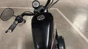 Harley-Davidson 883 R (2004 - 05) - XL 883R  (5)