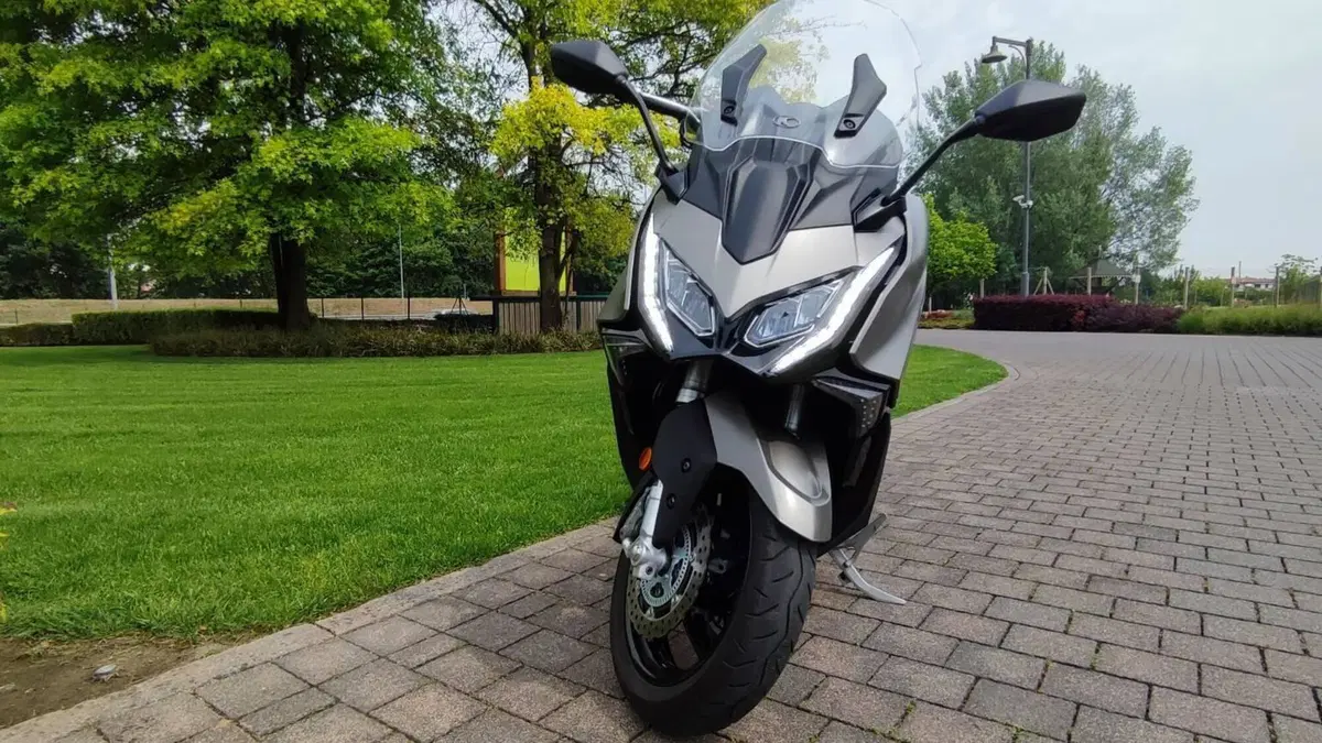Kymco AK 550 Premium (2023 - 25) 