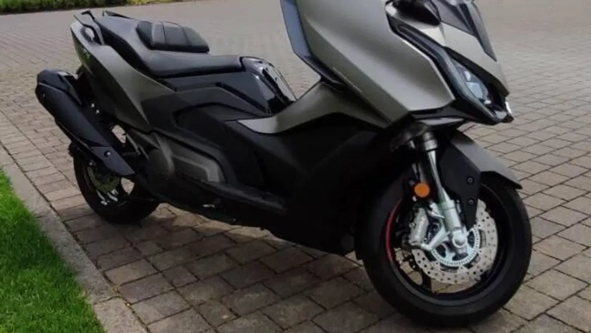 Kymco AK 550 Premium (2023 - 25)  (2)
