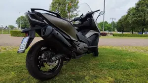 Kymco AK 550 Premium (2023 - 25)  (3)