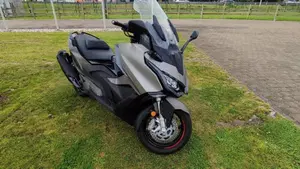 Kymco AK 550 Premium (2023 - 25)  (4)