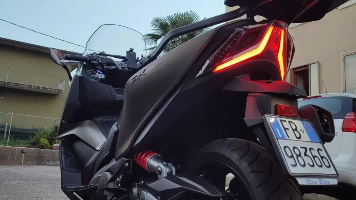 Kymco AK 550 Premium (2023 - 25)  (7)