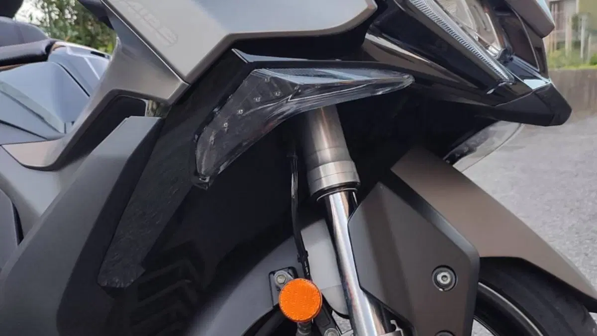 Kymco AK 550 Premium (2023 - 25)  (10)