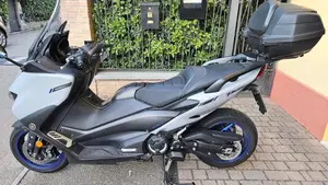 Yamaha T-Max 560 (2020 - 21)  (2)