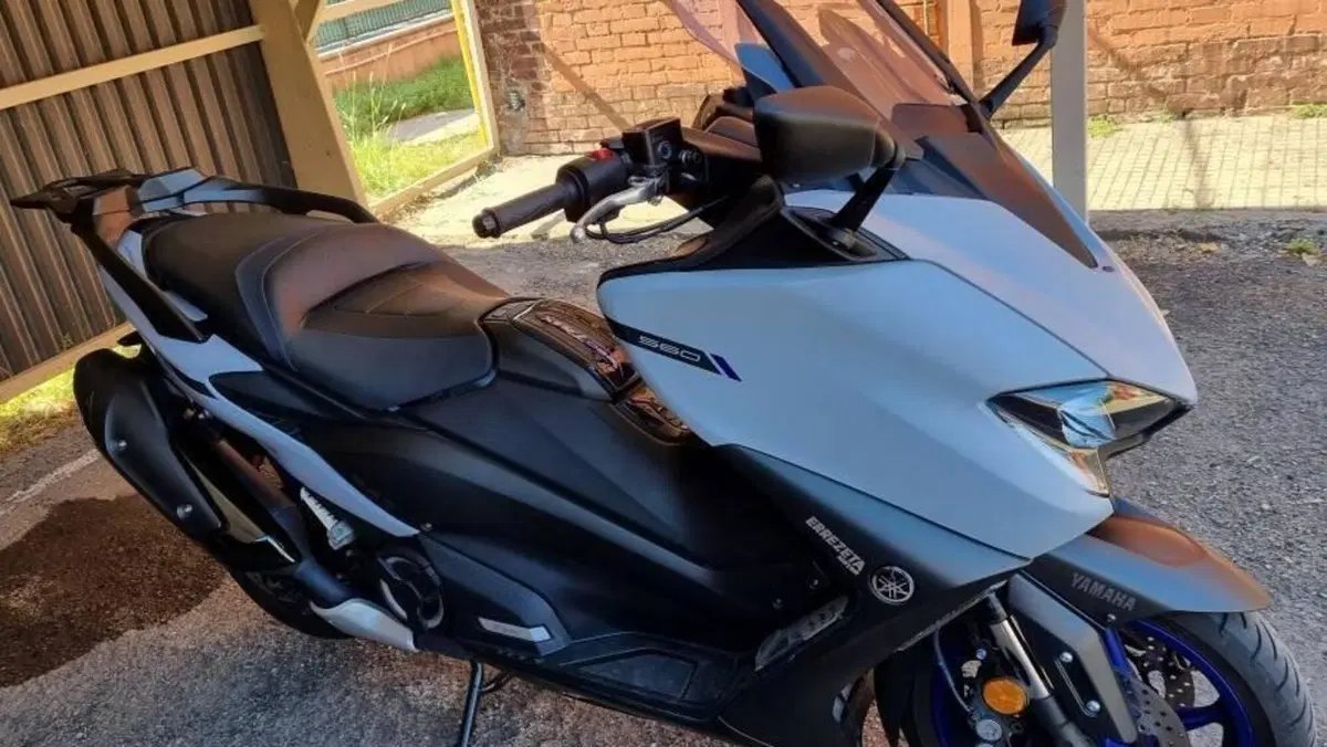 Yamaha T-Max 560 (2020 - 21)  (4)