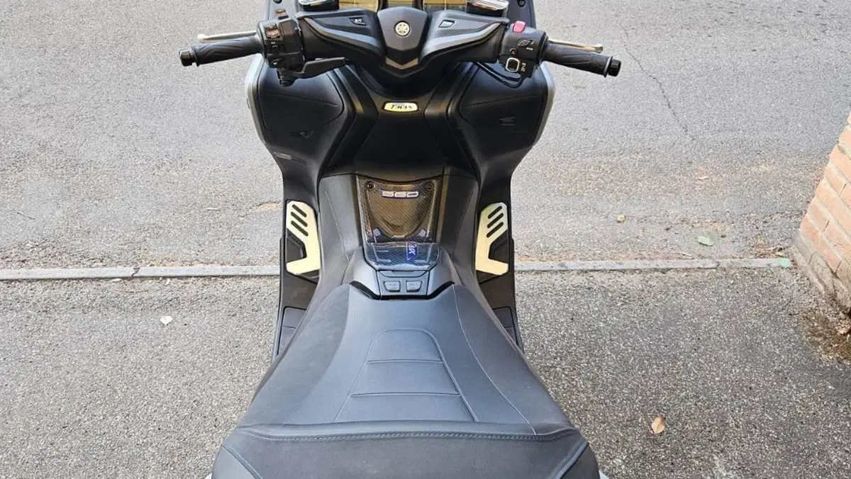 Yamaha T-Max 560 (2020 - 21)  (5)