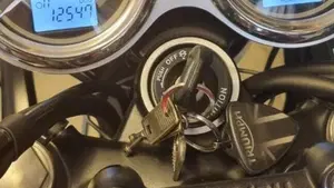 Triumph Bonneville T100 (2021 - 25)  (3)