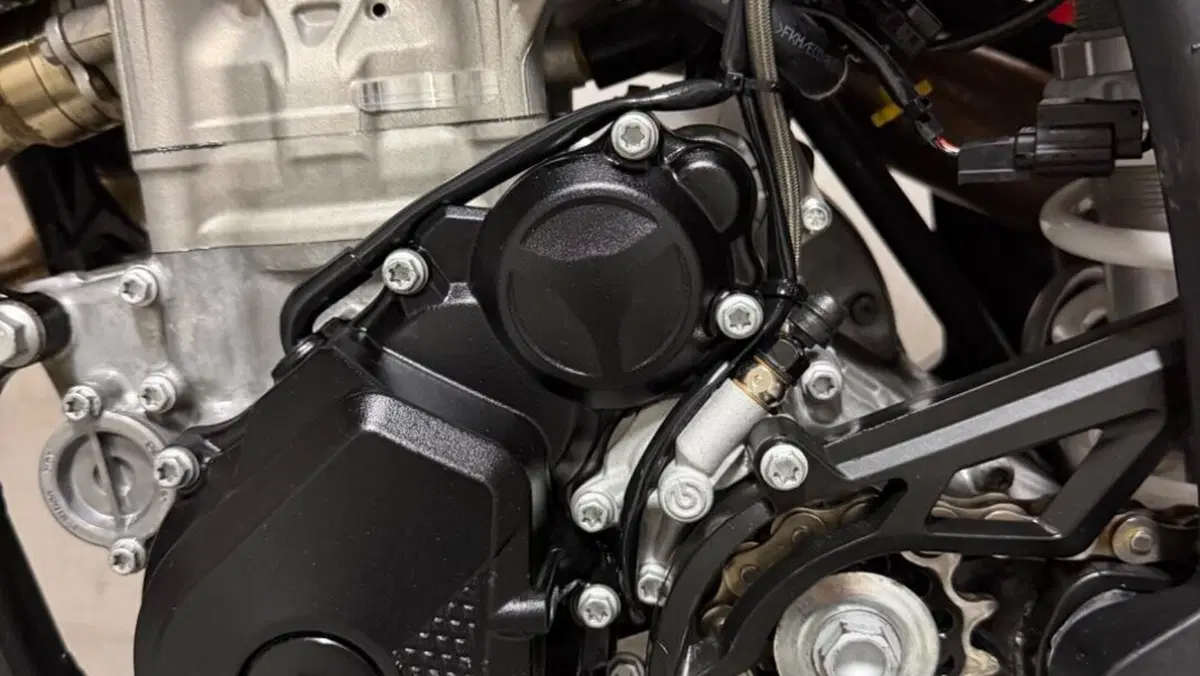 KTM 250 SX-F (2026)  (4)
