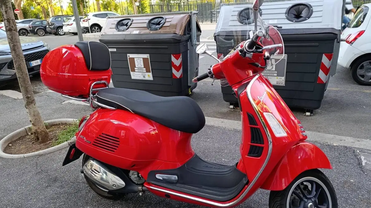Vespa GTS 300 Super (2023 - 24)  (3)