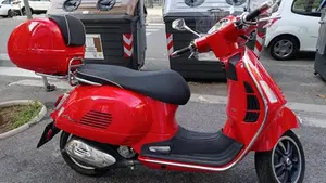 Vespa GTS 300 Super (2023 - 24)  (5)