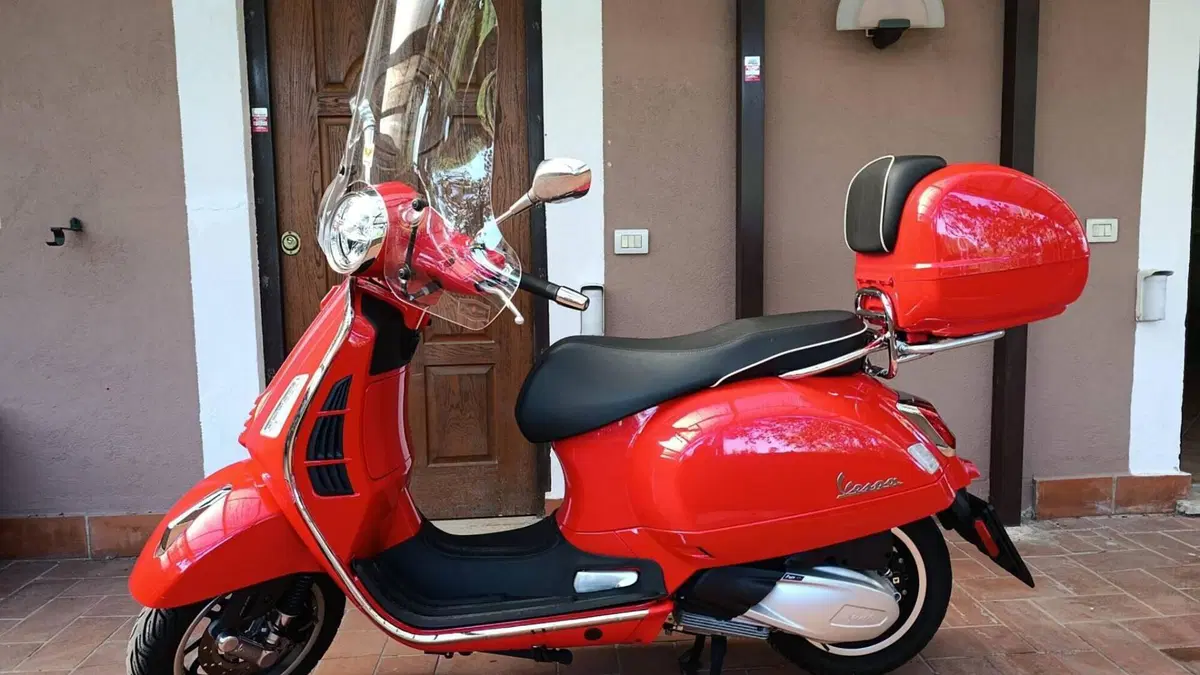 Vespa GTS 300 Super (2023 - 24)  (6)