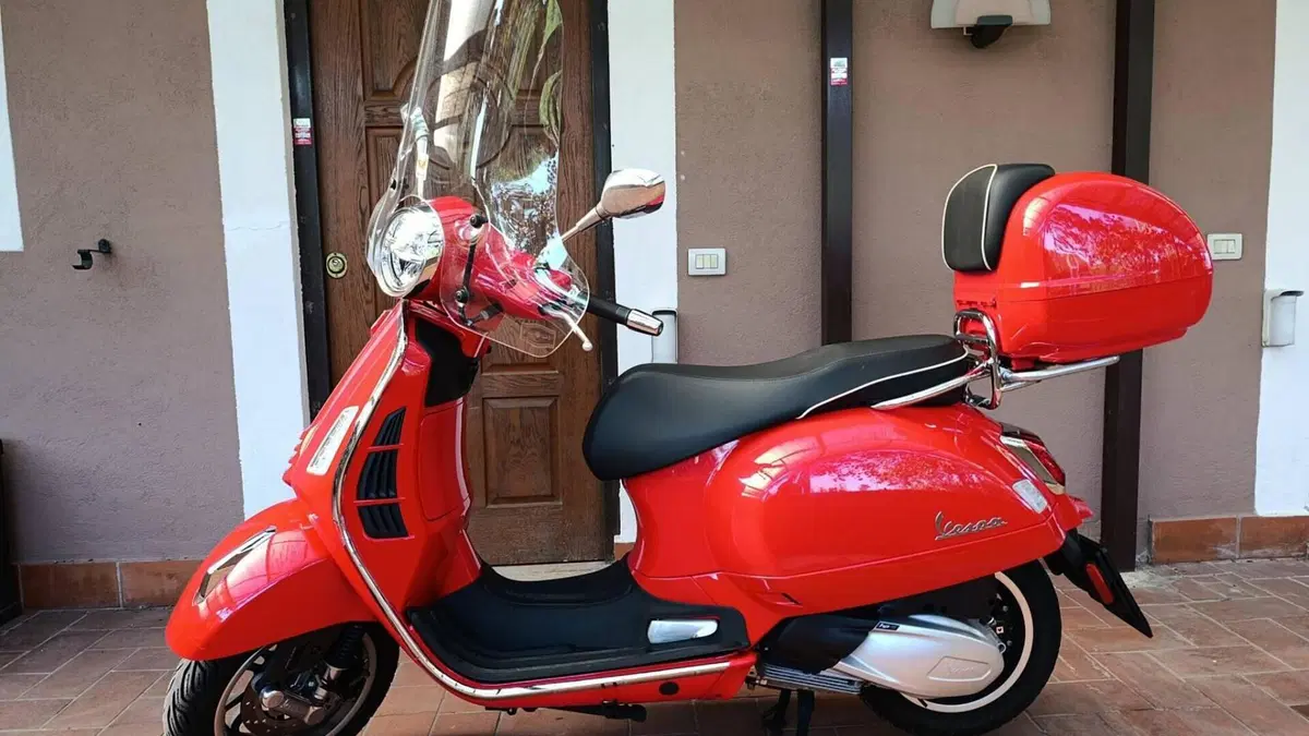 Vespa GTS 300 Super (2023 - 24)  (7)