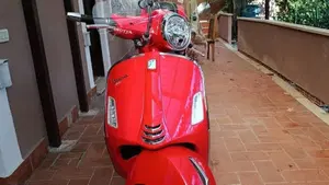 Vespa GTS 300 Super (2023 - 24)  (9)