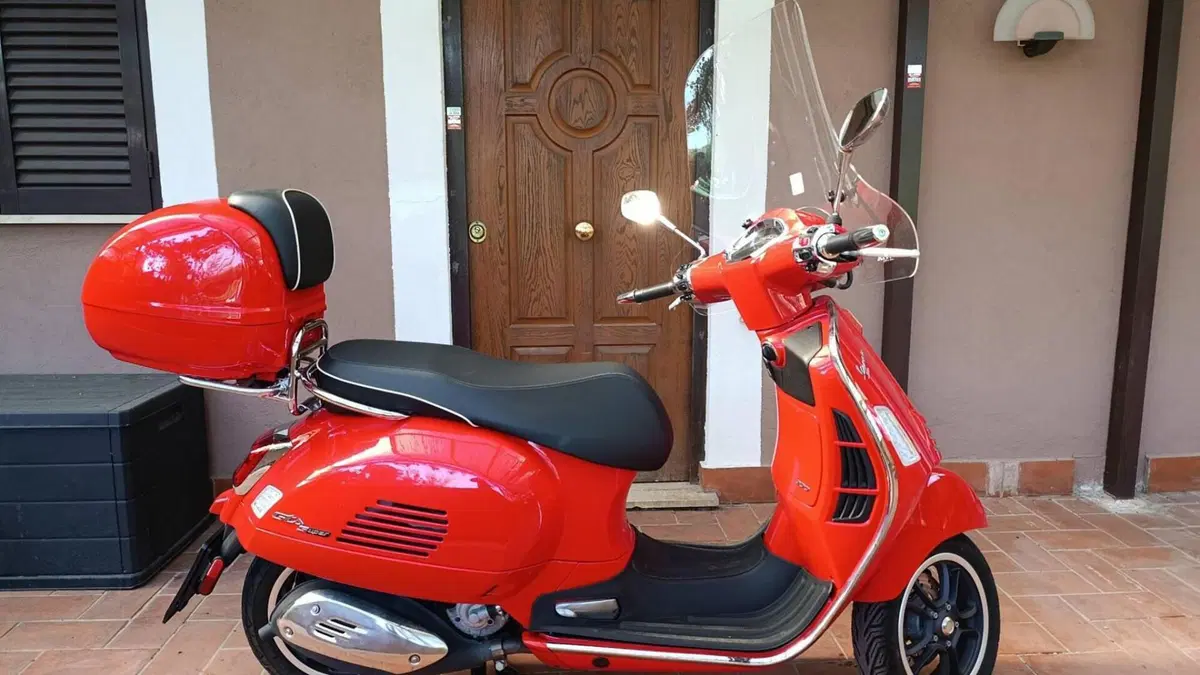 Vespa GTS 300 Super (2023 - 24)  (15)