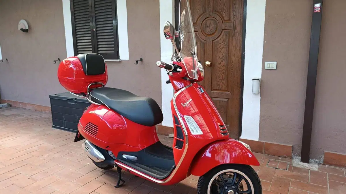Vespa GTS 300 Super (2023 - 24)  (16)
