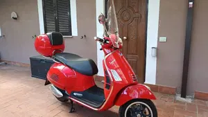 Vespa GTS 300 Super (2023 - 24)  (16)