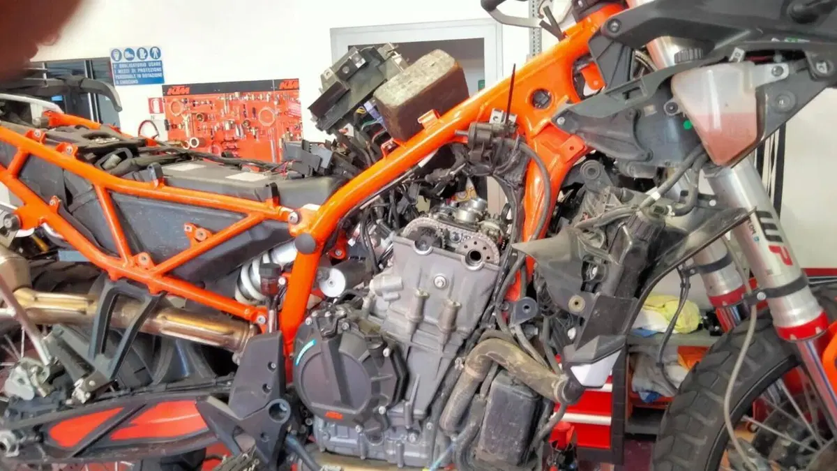 KTM 890 Adventure R (2023 - 24)  (13)