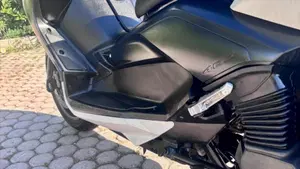 Yamaha X-Max 400 ABS (2013 - 16)  (9)