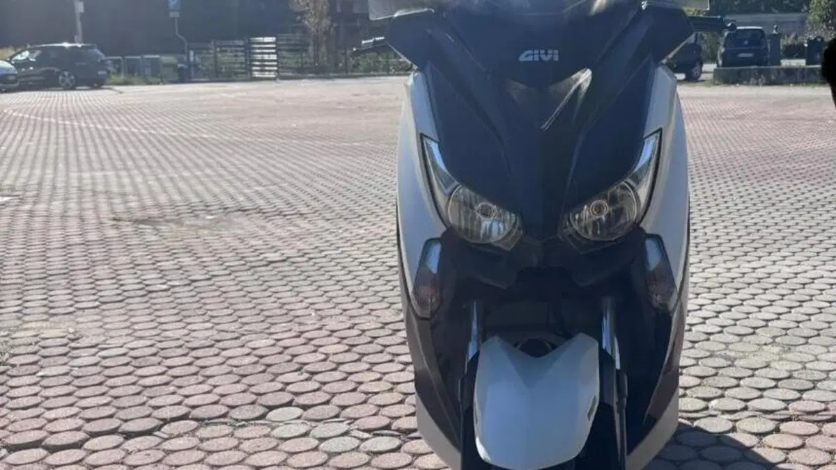 Yamaha X-Max 400 ABS (2013 - 16)  (7)