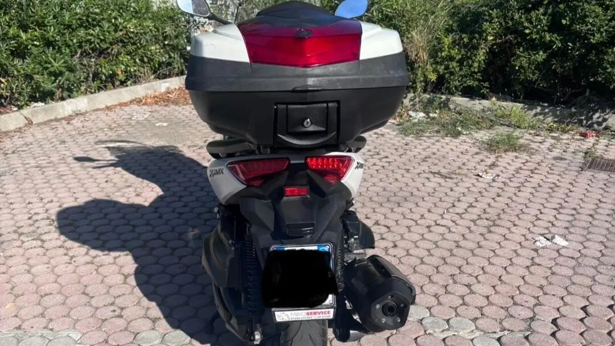 Yamaha X-Max 400 ABS (2013 - 16)  (4)
