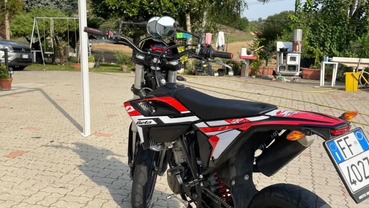 Betamotor RR 125 4T Motard T (2023 - 24)  (4)