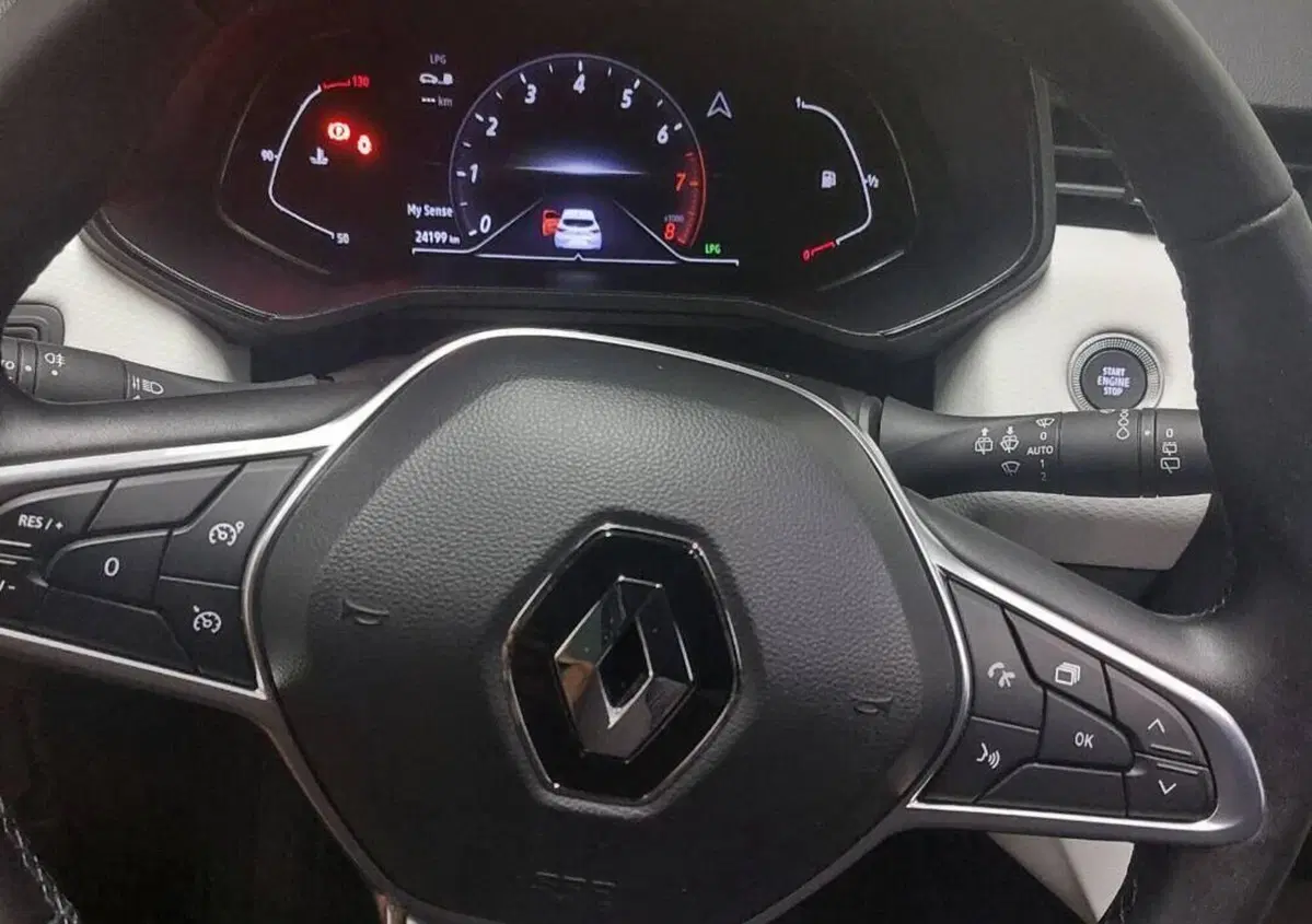 Renault Clio 1.0 tce Techno Gpl 100cv (5)
