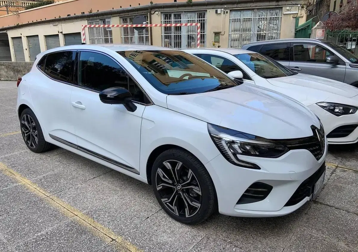 Renault Clio 1.0 tce Techno Gpl 100cv (6)